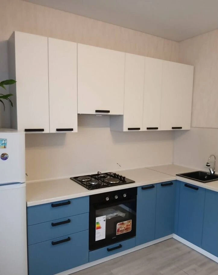 Кухонный гарнитур Ройс 2400х2000